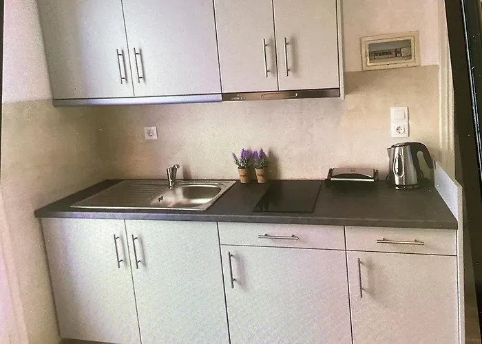 Happy Days & Διαμέρισμα Ίος